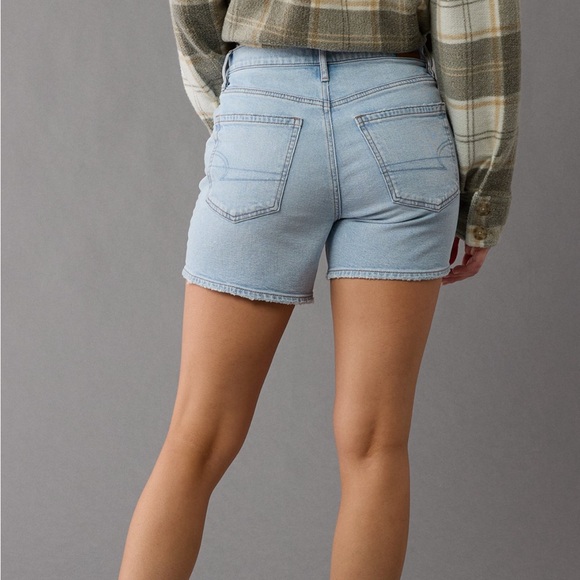American Eagle Outfitters 6” Strigid super high-wasted relaxed denim short - Picture 7 of 9